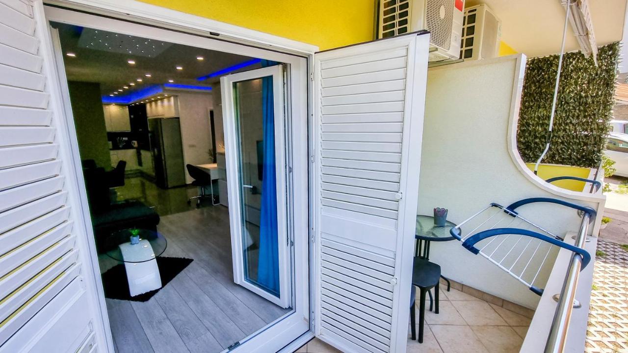 Deluxe Apartment F & M Tučepi Exterior foto
