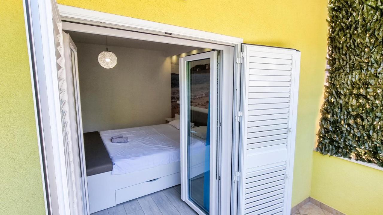 Deluxe Apartment F & M Tučepi Exterior foto
